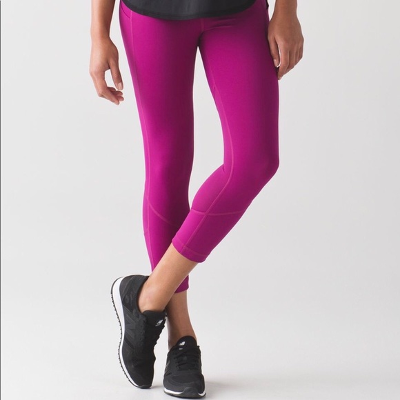 lululemon athletica Pants - Lululemon Pace Rival Crop in Deep Fuschia